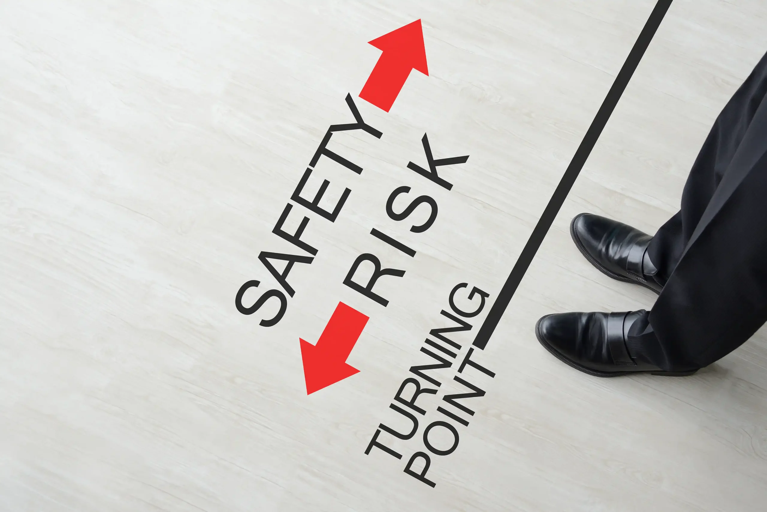 【Guard】危機管理・労務対応支援 【内容】 ・問題対応フロー策定 ・労基署・紛争時の支援 ・有事マニュアル整備 【効果】 ・判断基準が明確化 ・経営者・現場の不安軽減